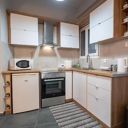 Center 2 Bedrooms 4 Pers Apartment. Atenas