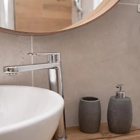 Center 2 Bedrooms 4 Pers Apartment. Apartamento *