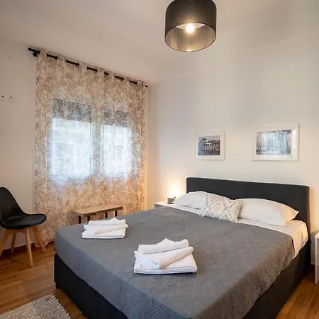 Center 2 Bedrooms 4 Pers Apartment. Apartamento Atenas