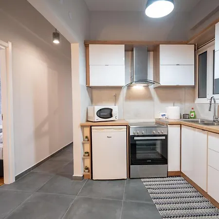 Center 2 Bedrooms 4 Pers Apartment. Atenas