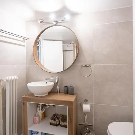 Center 2 Bedrooms 4 Pers Apartment. Apartamento Atenas